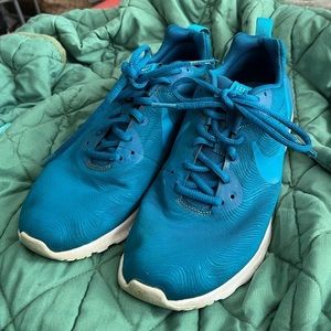 Nike | Air Max Motion Low | Women’s | 9.5